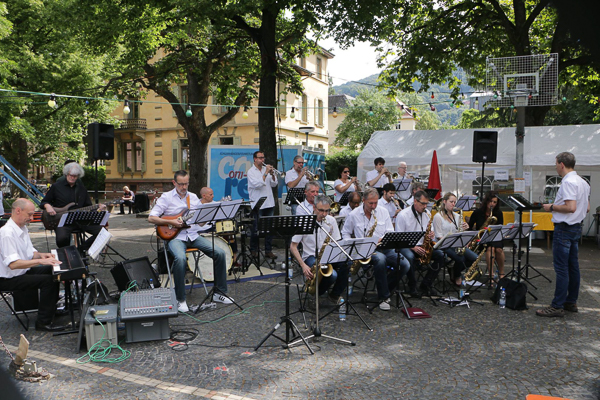 13 Galapagos Bigband