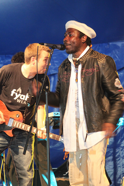 %_tempFileName7.Abschluss%20mit%20der%20Special%20Request%20Band%